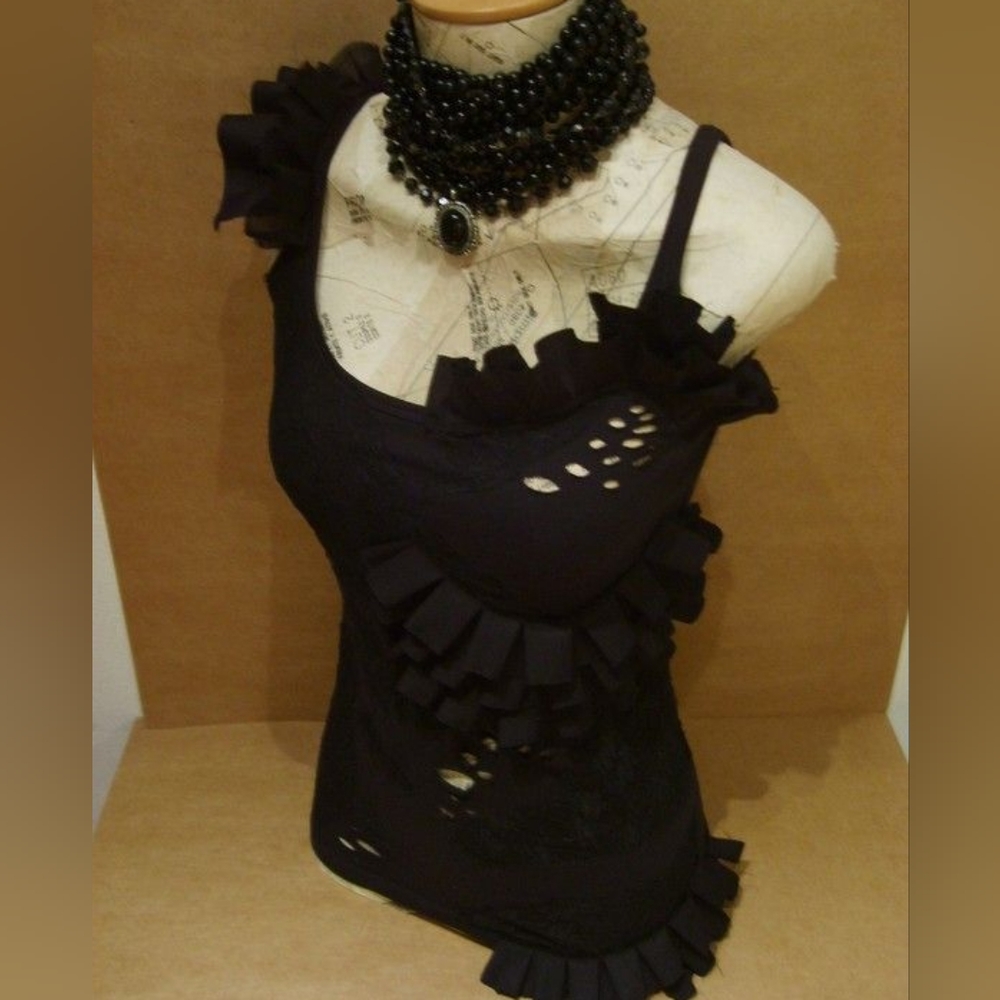 Post apocalyptic tank by BlackMirror Designs small black